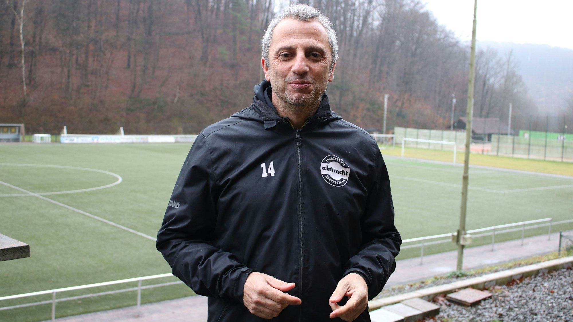 Iraklis Metaxas, Trainer SV Eintracht Hohkeppel, im Porträt.
