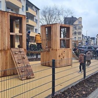 Der Platz an der Herler Straße in Buchheim wurde im Rahmen des Programms „Starke Veedel – Starkes Köln“ umgebaut.