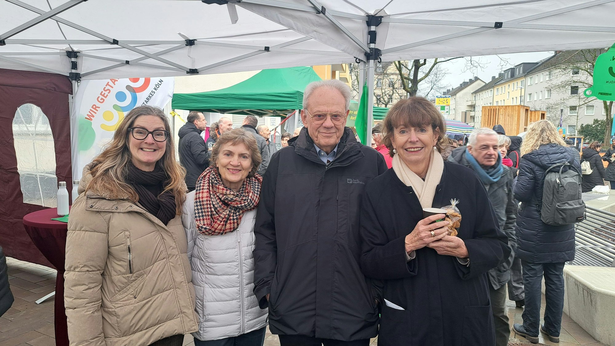 Treffpunkt fürs Veedel: Henriette Reker eröffnet Herler Platz in Buchheim.