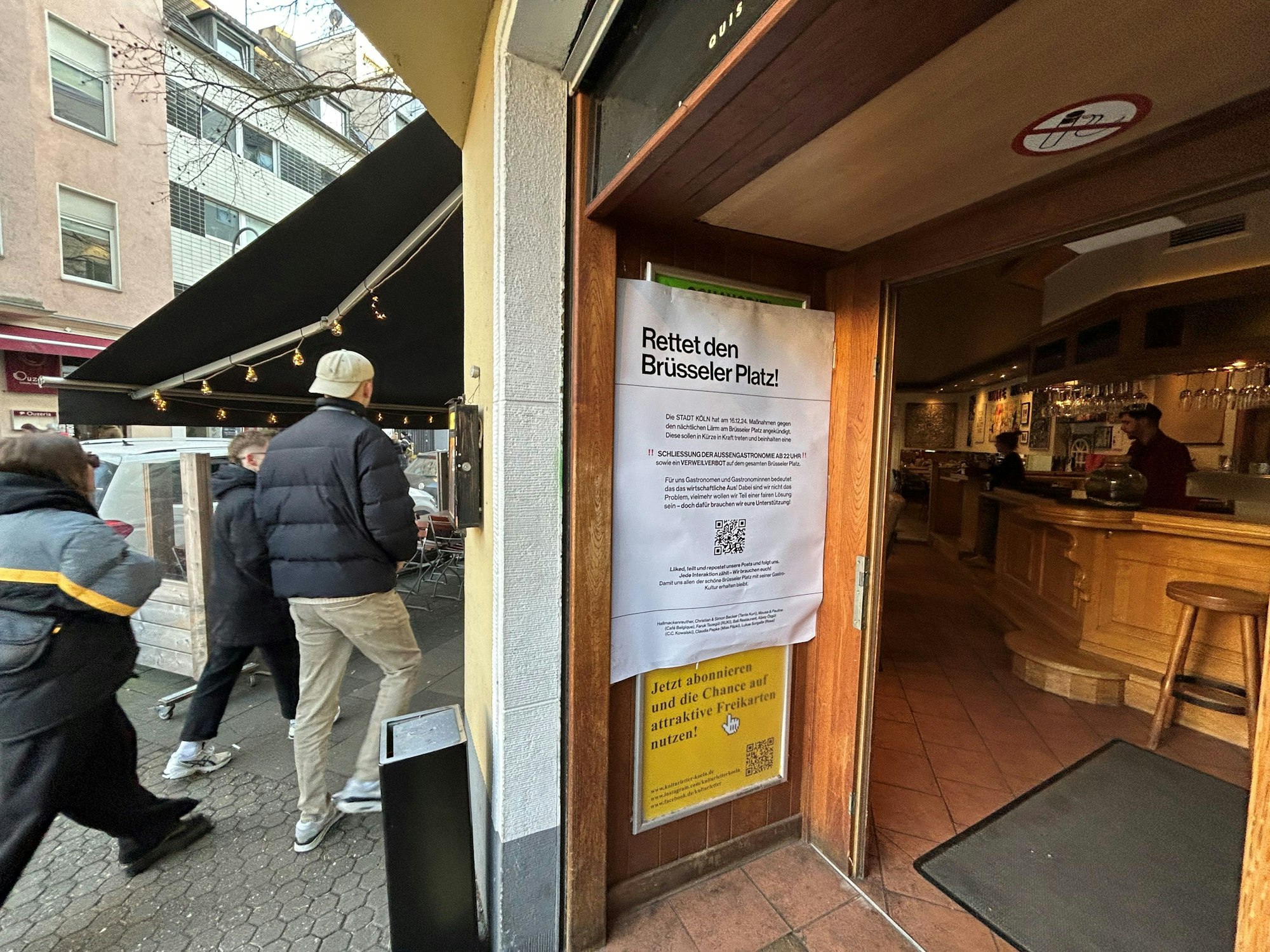 Ein Schild am Brüssler Platz macht Stimmung.