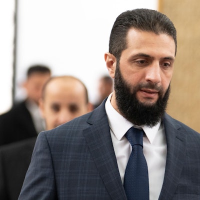 Ahmed al-Scharaa, auch bekannt als Abu Mohammed al-Dschulani, Haiat Tahrir al-Scham (HTS)-Anführer, ist der Übergangspräsident Syriens.