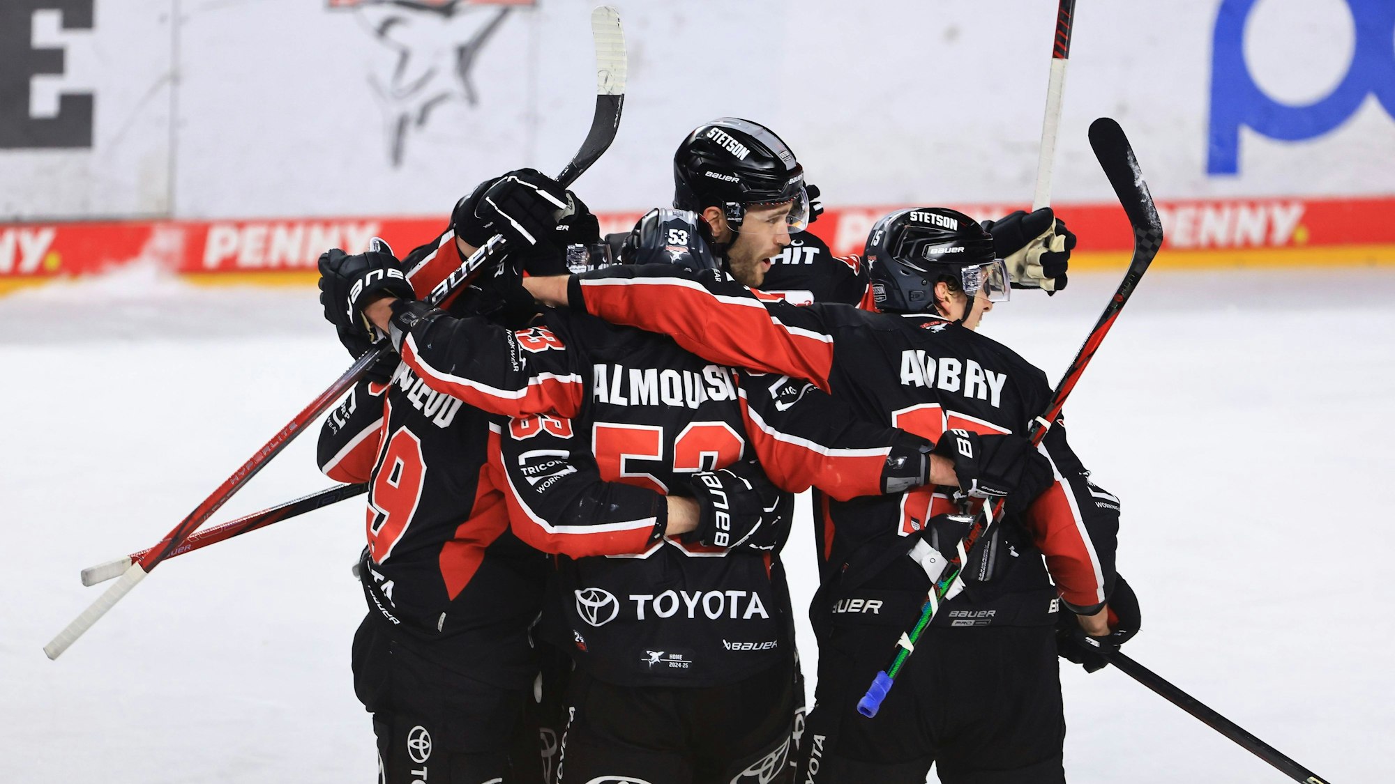 Vier Tore durften die Haie gegen Mannheim bejubeln. Das reichte aber nicht zum Sieg.
