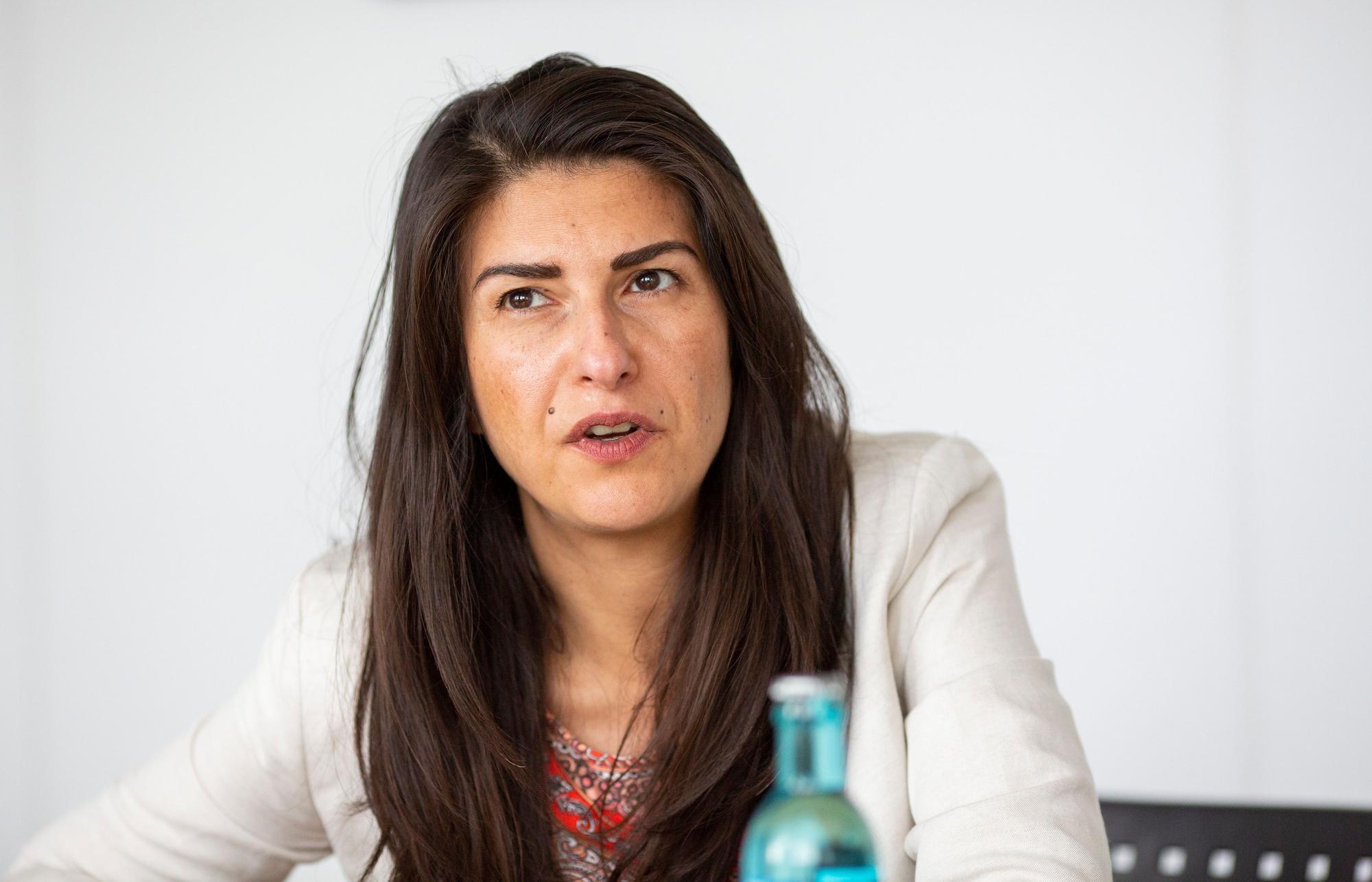 16.07.2024
Köln, NRW
Interview Serap Güler (CDU MdB)
+++ NO MODEL RELEASE +++
+++ No Property Release +++
Ab dem Zeitpunkt der ordnungsgemäßen Lieferung des Bildmaterials durch den Urheber ist der Bildnutzer für dessen sachgemäße Verwendung verantwortlich. Der Bildnutzer trägt die Verantwortung für die Betextung sowie die sich aus der konkreten Veröffentlichung ergebenden Sinnzusammenhänge. © Thomas Banneyer