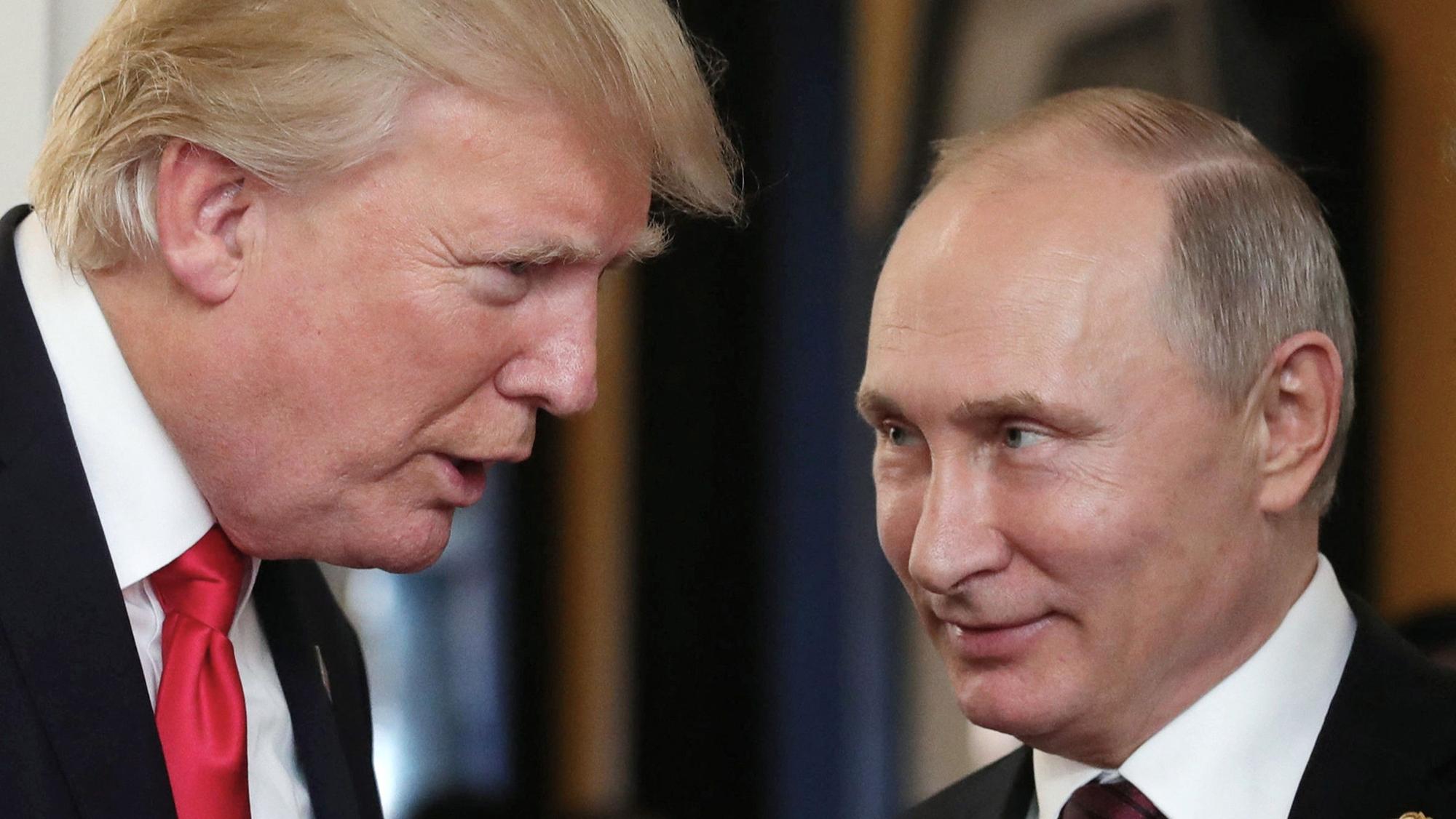 Donald Trump im Gespräch mit Wladimir Putin. (Archivbild)