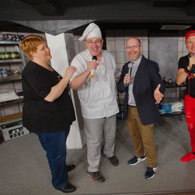 dbo - 17349, Bergneustadt, Kleine Bühne Kölner Straße 297, Losemund Theater:
Generalprobe zur Komödie "Machos auf Eis"