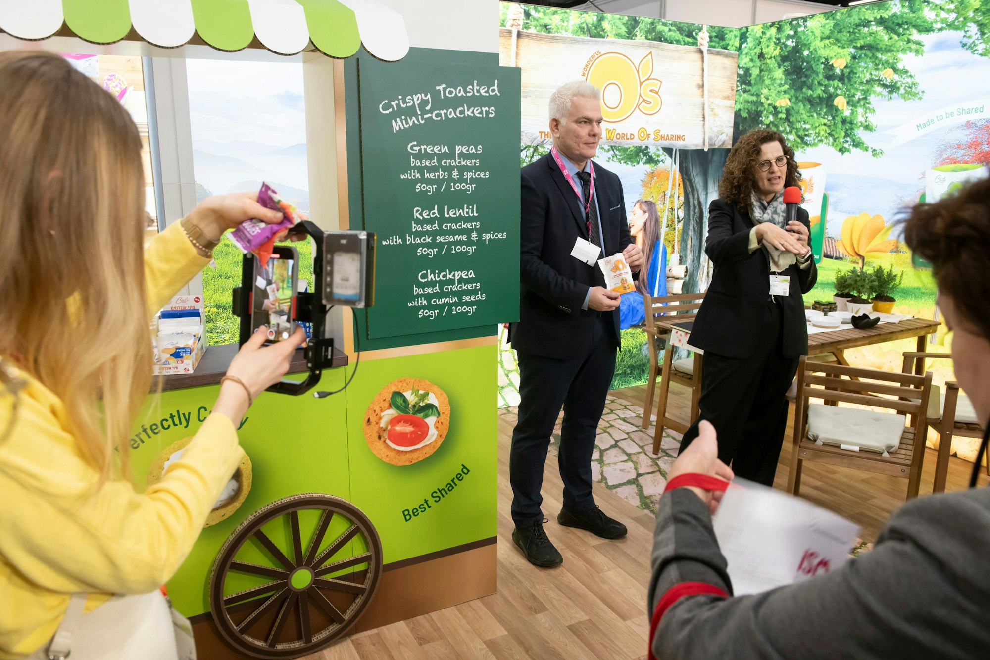 Die israelische Firma Barth gewann den 3. Preis beim „New Product Show Case“-Award mit ihren gluten-freien und pflanzenbasierten Crackern.