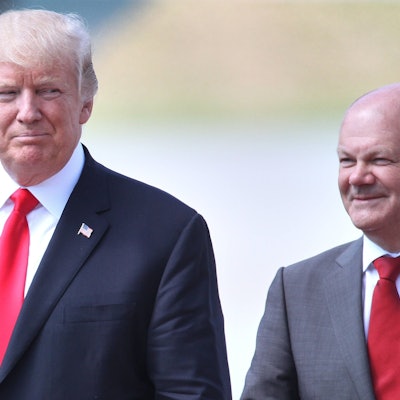 US-Präsident Donald Trump zusammen Olaf Scholz im Jahr 2017 in Hamburg. Scholz hat am Mittwoch Trumps „Führungsrolle“ betont.