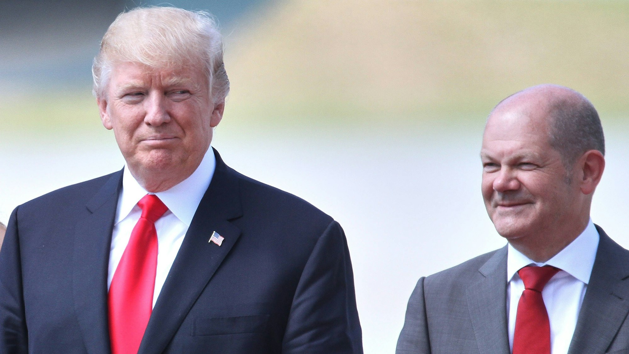 Donald Trump beim Besuch des G20-Gipfels in Hamburg im Jahr 2017. Olaf Scholz war damals noch Erster Bürgermeister der Hansestadt. (Archivbild)