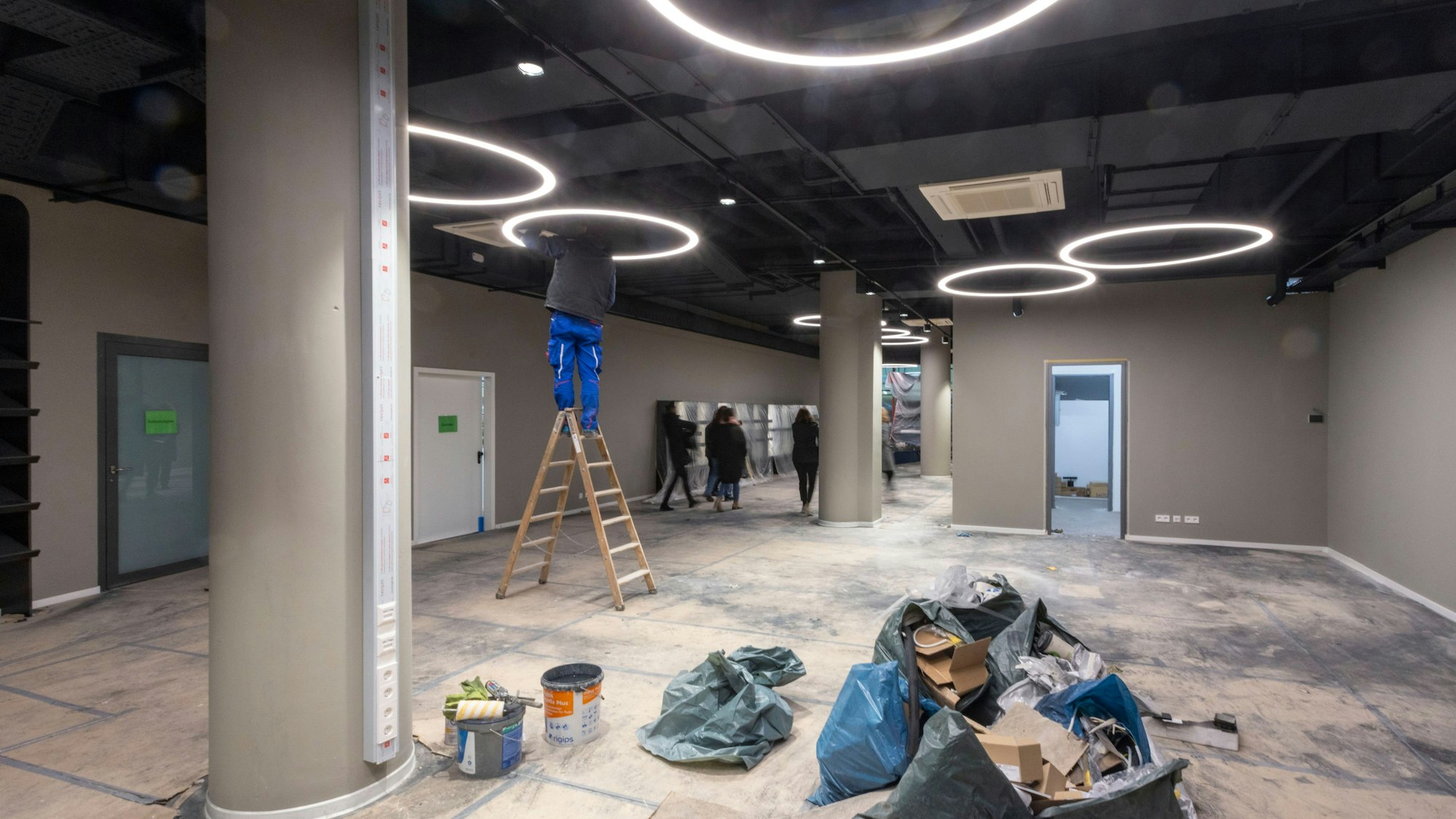 Im künftige Foyer des Interims wird noch gewerkelt.