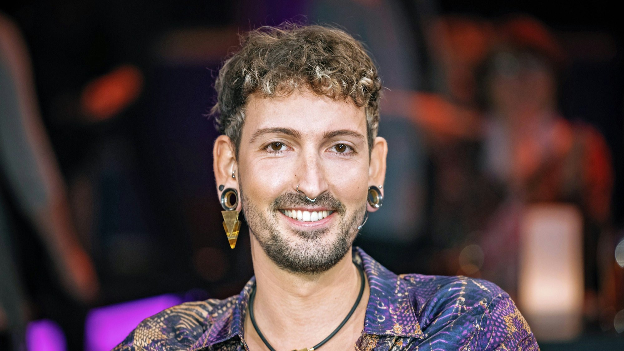 Antikhändler Fabian Kahl anlässlich der Aufzeichnung der MDR-Talkshow „Riverboat“.