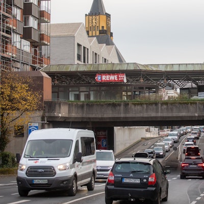 Die Pläne zur Verbreiterung der Brücke über die Porzer Hauptstraße wurden aufgegeben.
