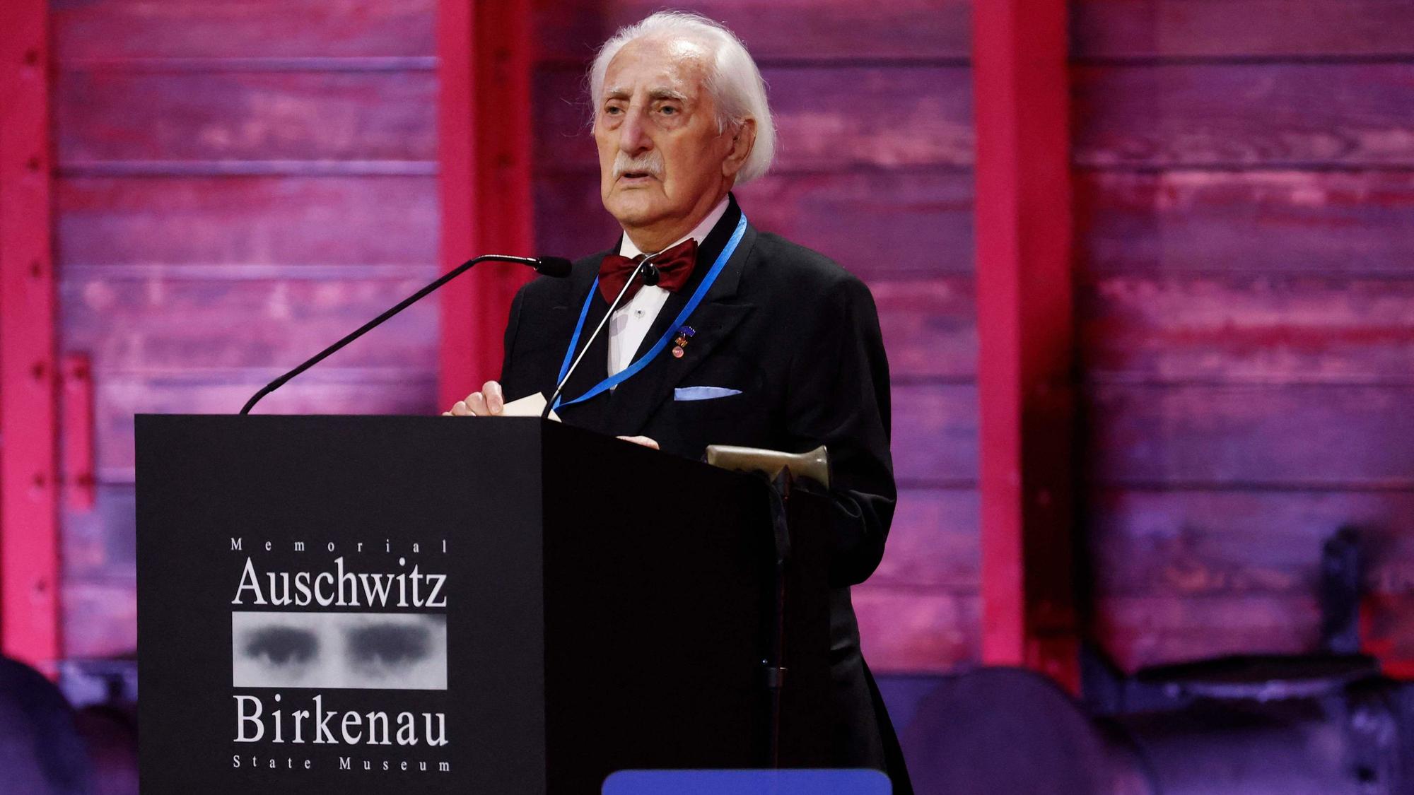 Former Auschwitz prisoner Leon Weintraub delivers a speech during commemorations on the 80th anniversary of the liberation of the German Nazi concentration and extermination camp Auschwitz-Birkenau by the Red Army, in Oswiecim, Poland on January 27, 2025. (Photo by Wojtek RADWANSKI / AFP)