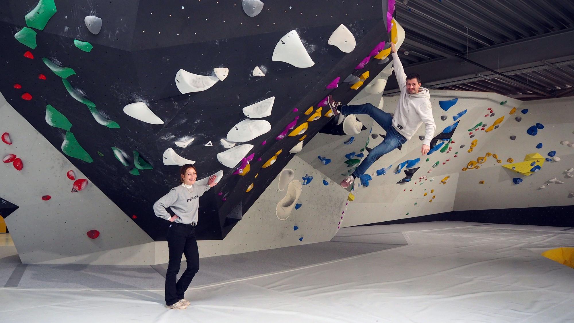 Jana Jungbluth und Florian Schiffer und ihr Team eröffneten Anfang Februar das „Stuntwerk Zollstock“. Das verfügt – unter anderem – über einen großen Boulderbereich.