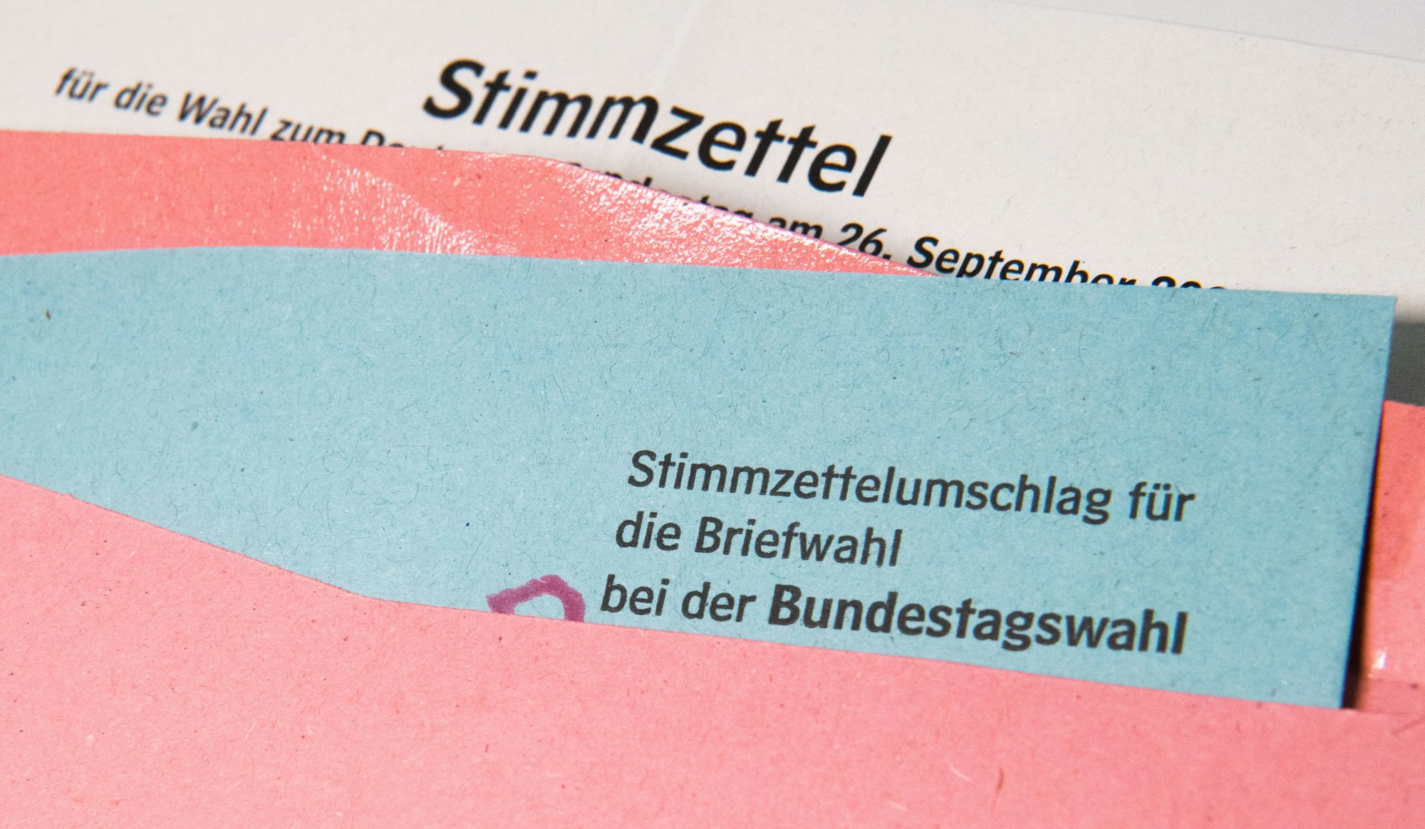 Ein Muster eines Stimmzettelumschlags für die Briefwahl bei einer Bundestagswahl.