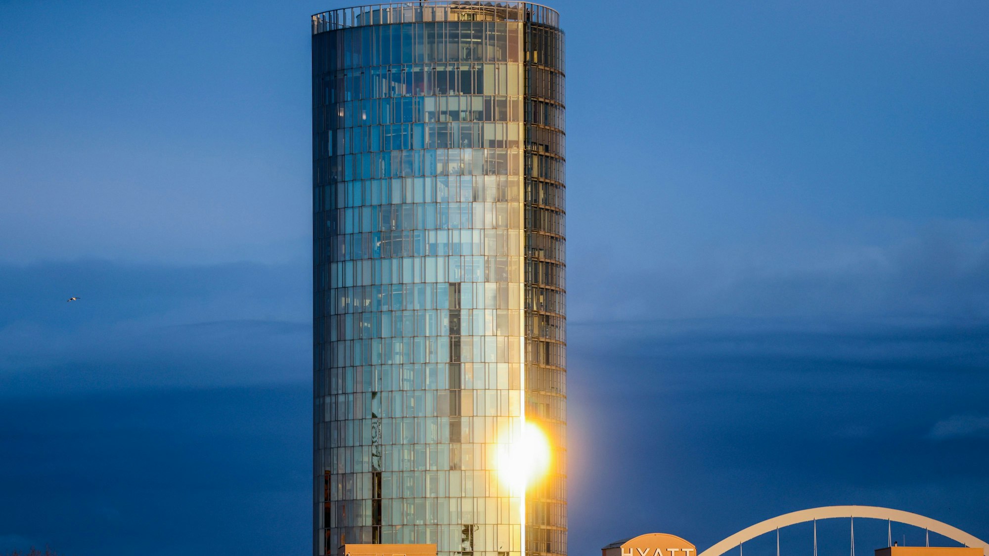 Ähnlich hoch hinaus wie beim LVR-Turm könnte es nun auch andernorts in Köln gehen.