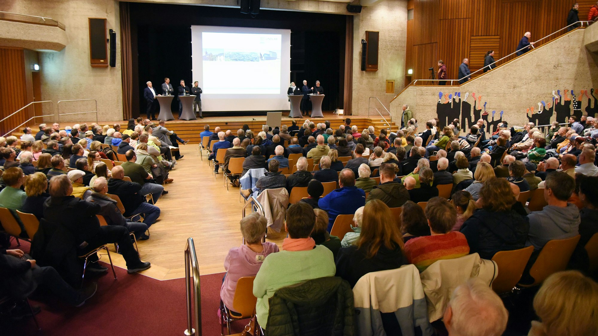 Ein Blick in den vollen Saal.
