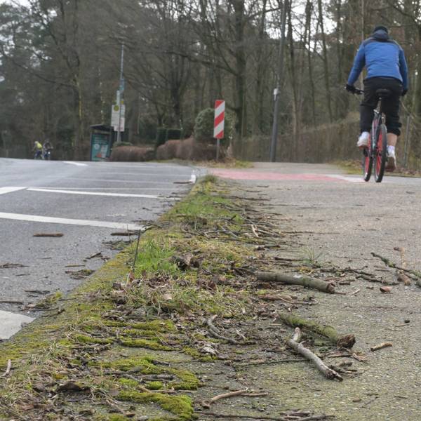 Das Foto zeigt den Radweg refrather Weg