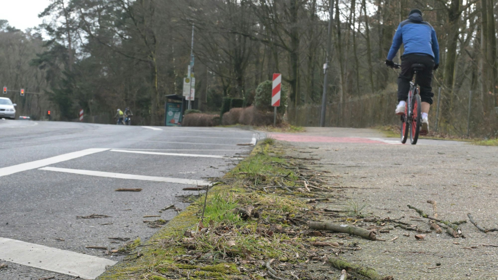 Das Foto zeigt den Radweg refrather Weg