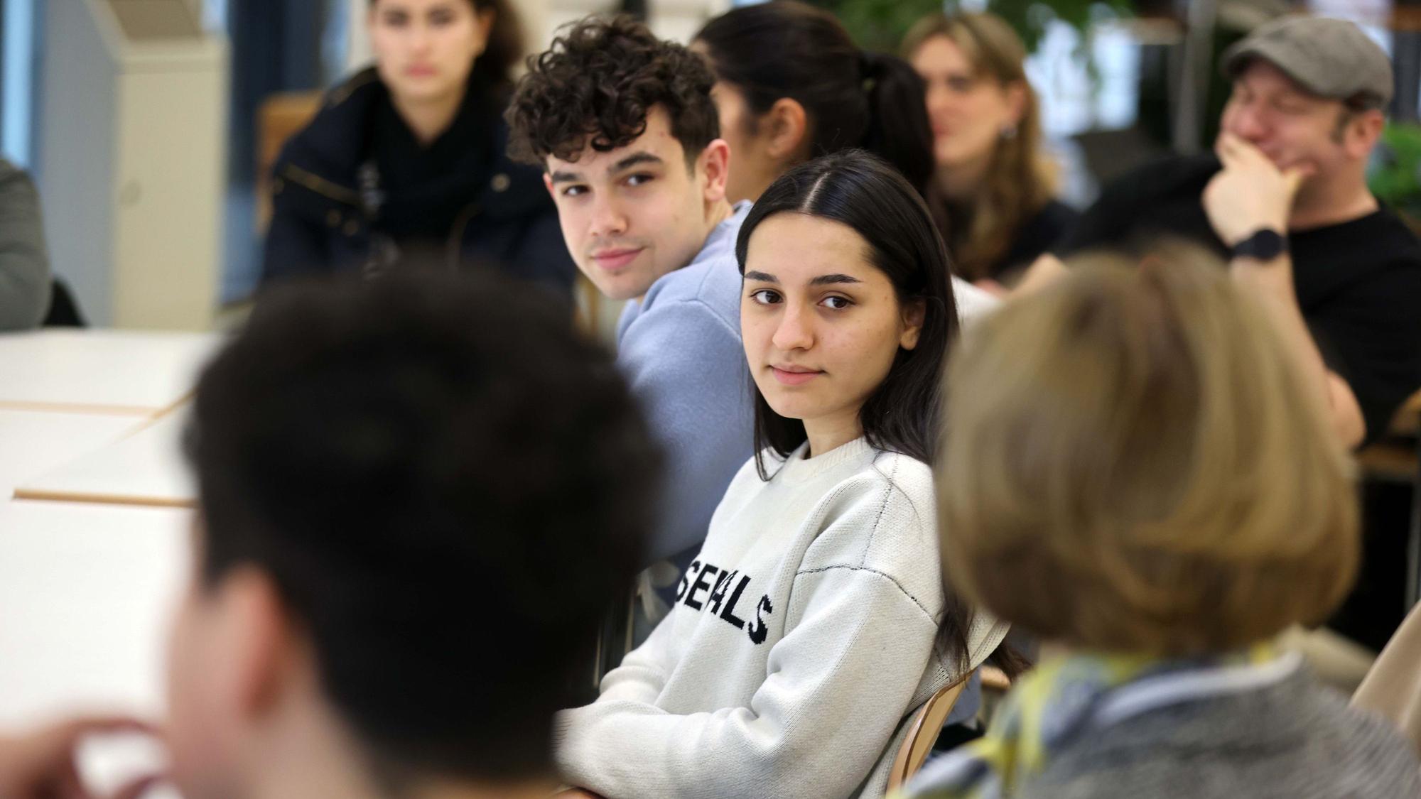 Köln, RSK, U18-Wahl Diskussion an der Katharina-Henoth-Gesamtschule mit OB Reker