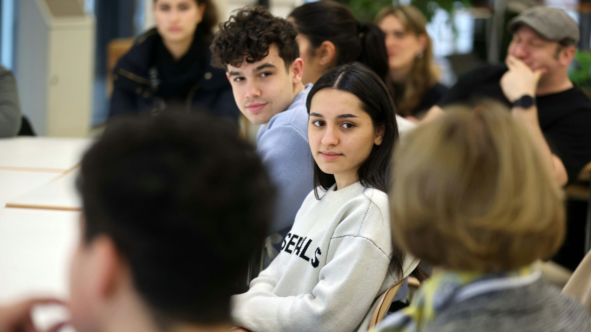Köln, RSK, U18-Wahl Diskussion an der Katharina-Henoth-Gesamtschule mit OB Reker