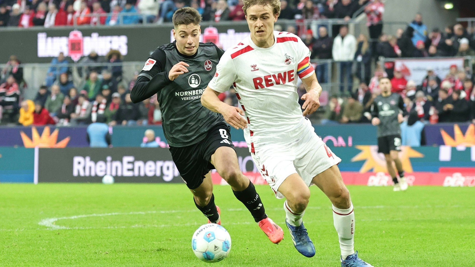 Der Kapitän fehlt: Timo Hübers (r.) muss nach seiner fünften Gelben Karte am Sonntag gegen Schalke 04 zusehen.