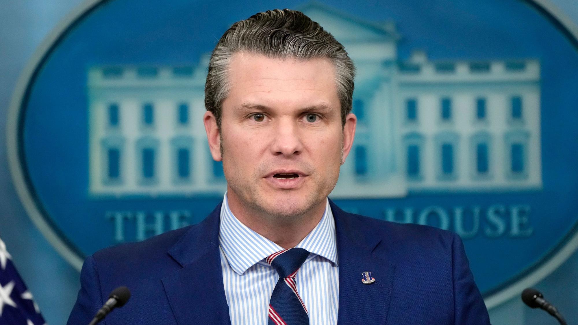 Der ehemalige Fox-News-Moderator und Veteran Pete Hegseth wurde von Donald Trump als US-Verteidigungsminister vereidigt.