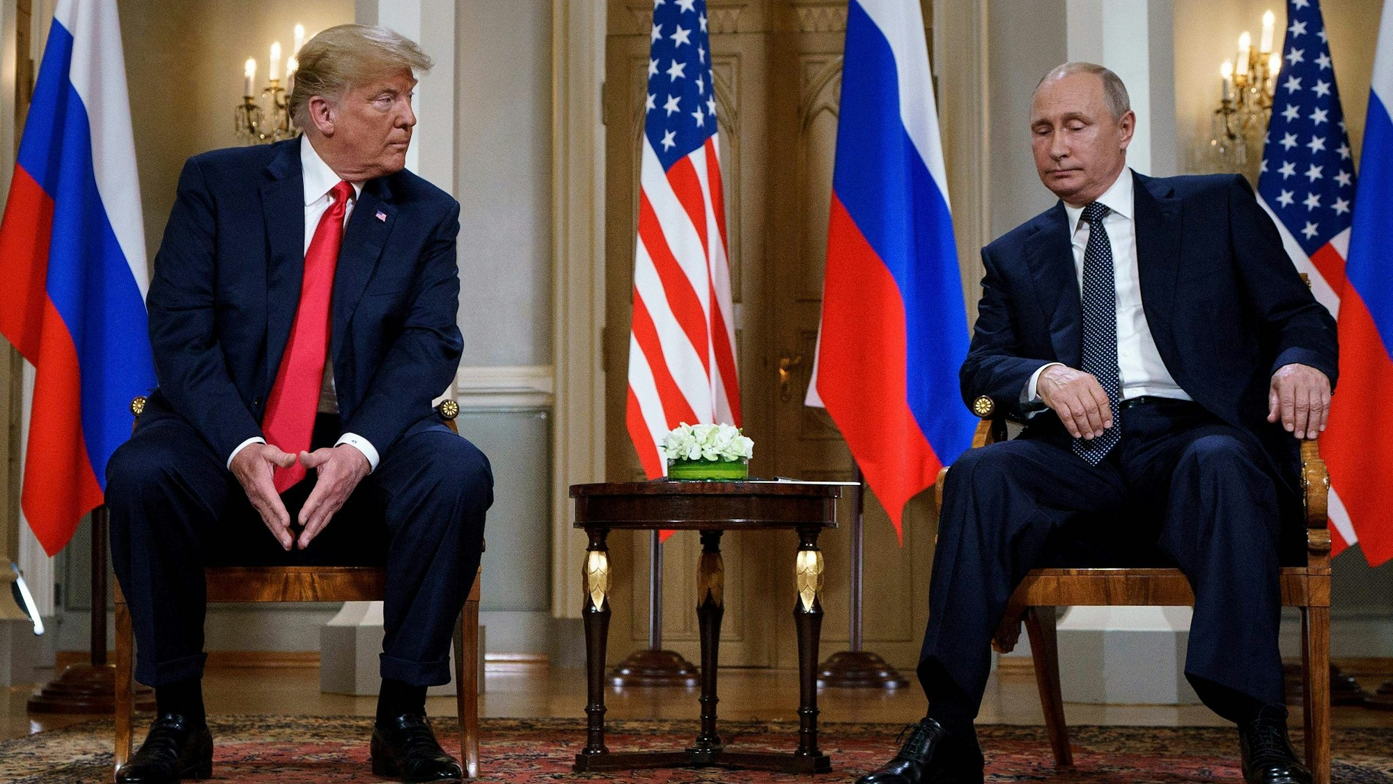 Wladimir Putin und Donald Trump bei ihrem Treffen in Helsinki 2018.