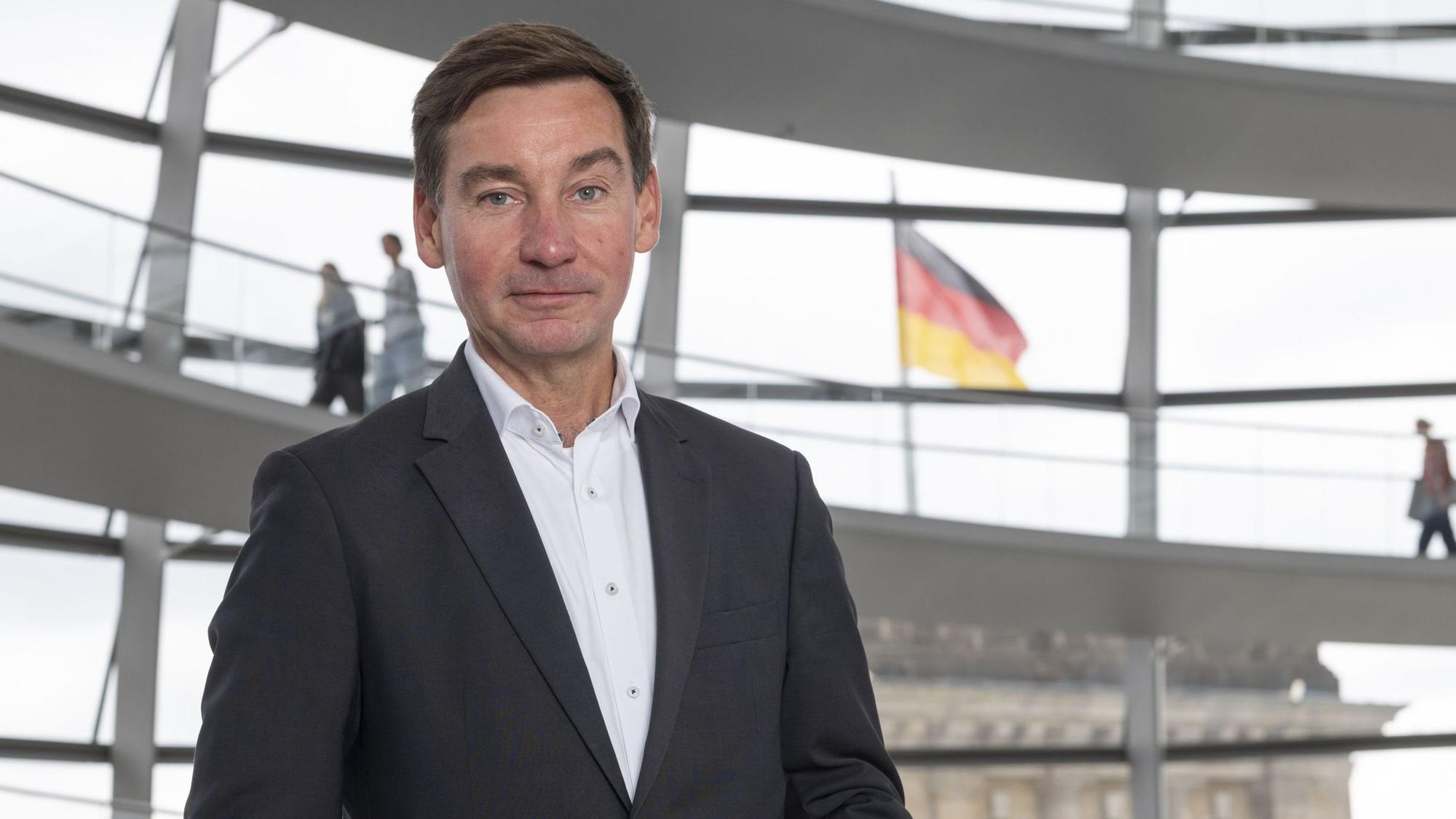 Sebastian Hartmann zieht über die SPD-Landesliste wieder in den Bundestag ein.