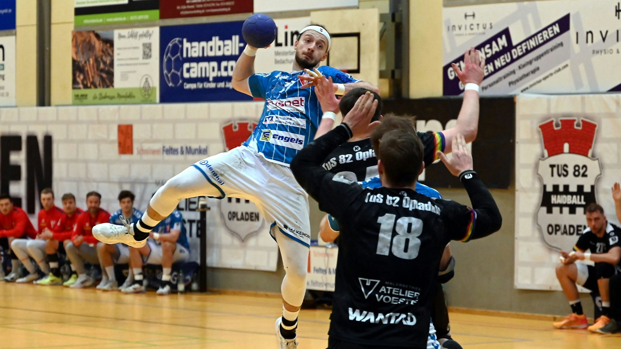 07.02.2025, Handball-TuS Opladen-Longericher SC Köln
hinten: Jonas Kämper (Longerich)
Foto: Uli Herhaus