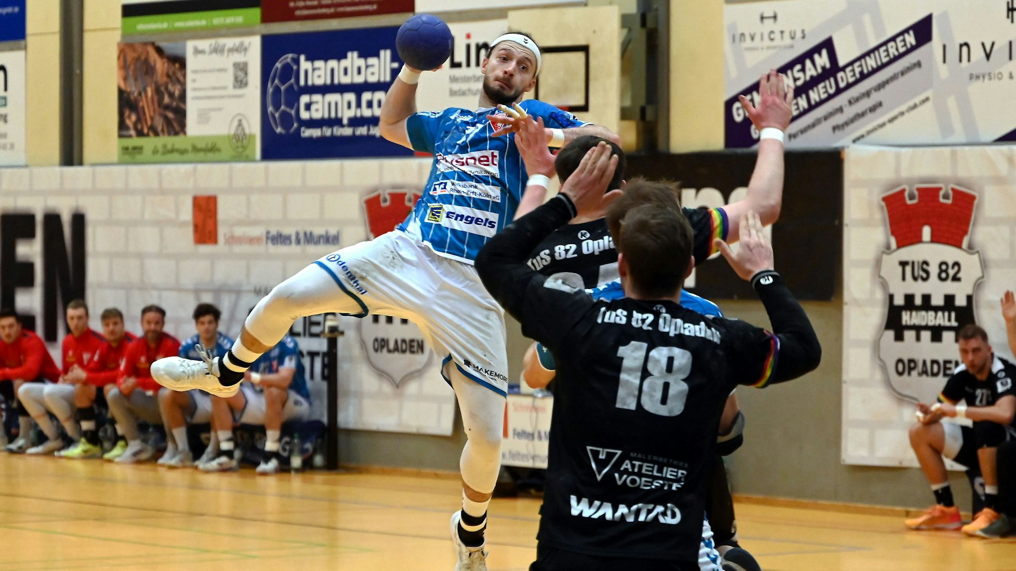 07.02.2025, Handball-TuS Opladen-Longericher SC Köln
hinten: Jonas Kämper (Longerich)
Foto: Uli Herhaus