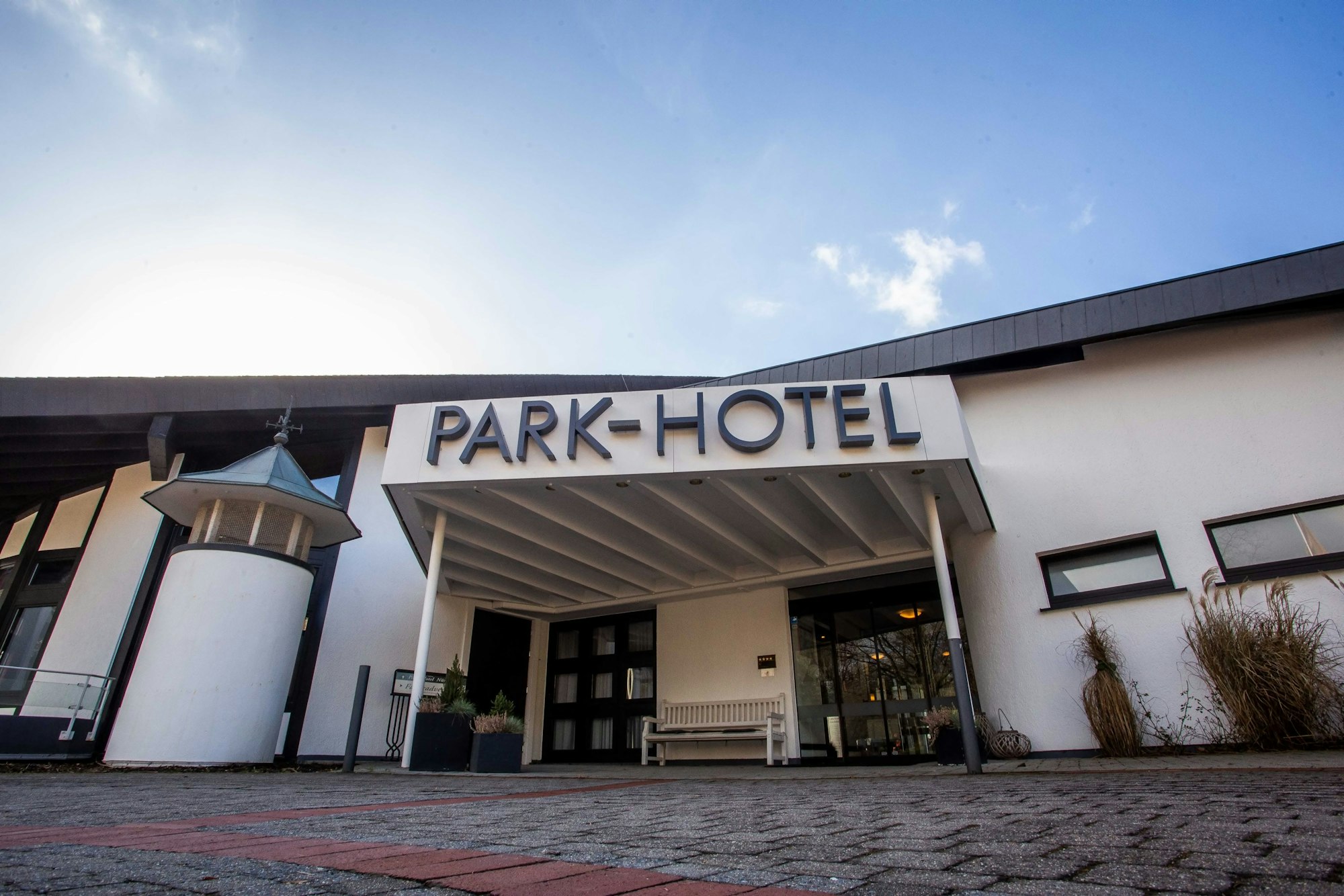 Blick auf den Eingangsbereich des Park-Hotels.