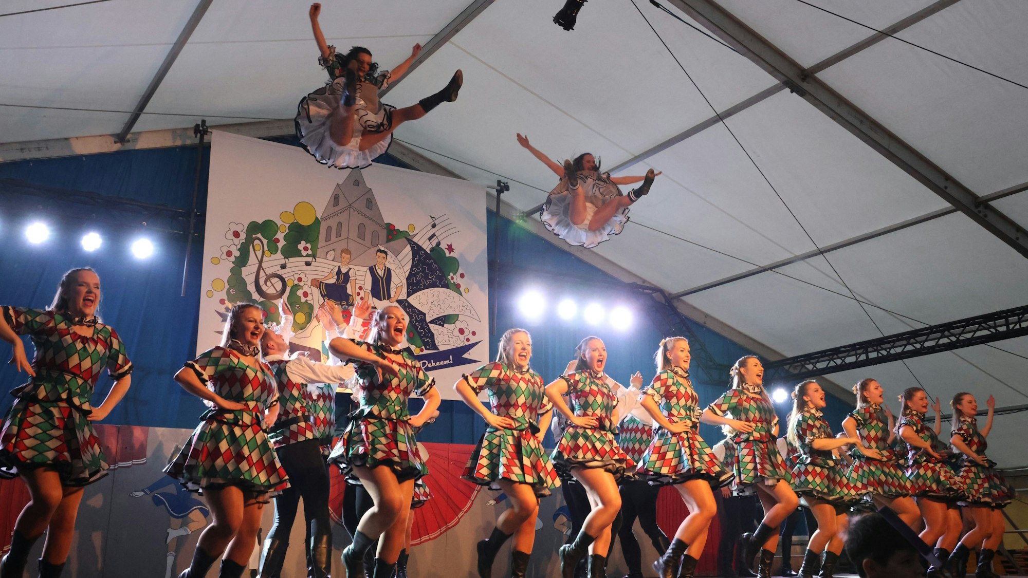 Die Kölsche Harlequins machten den Luftraum unsicher.