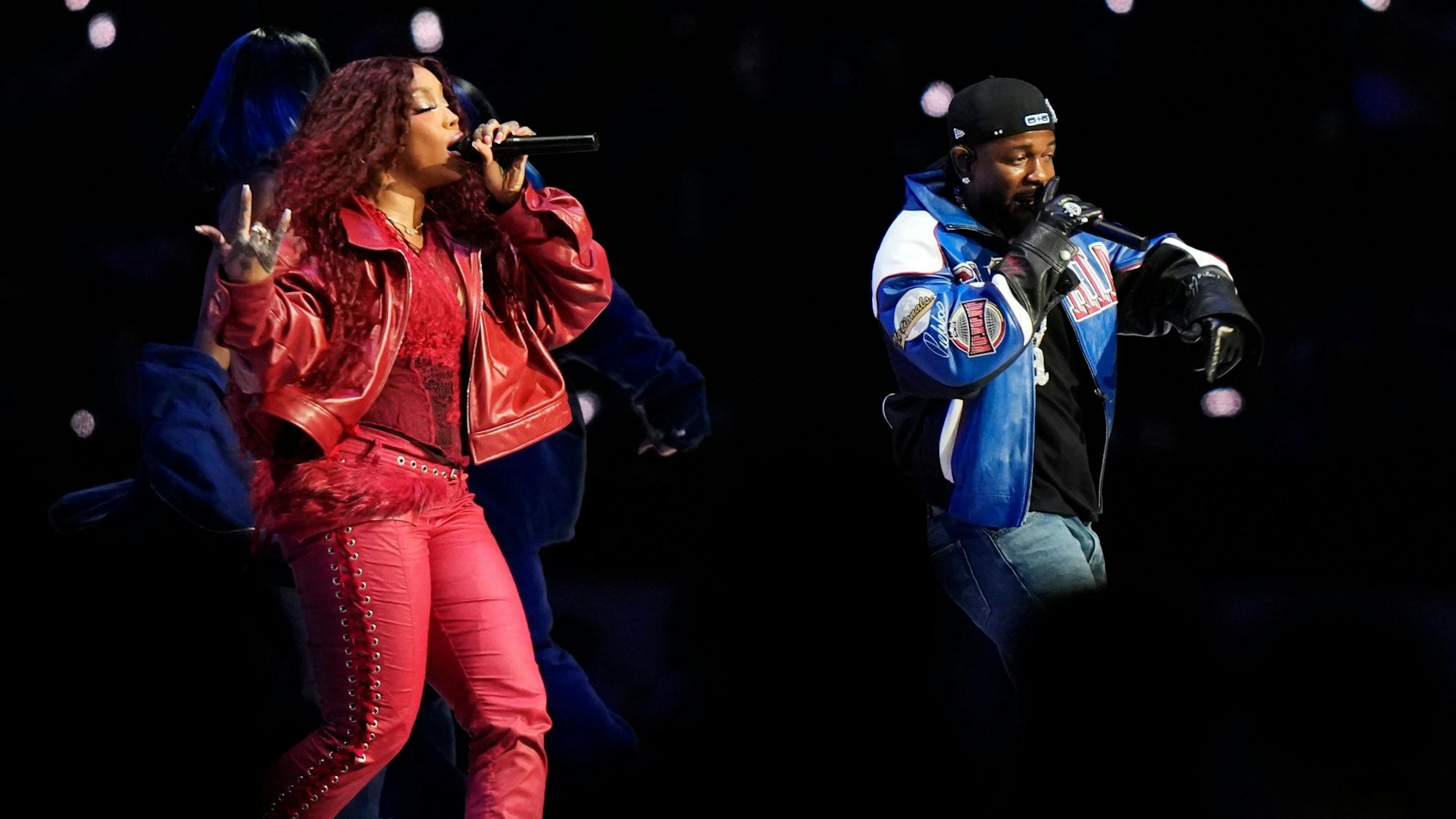 Die US-Stars SZA (l.) und Kendrick Lamar begeisterten am Sonntag beim Superbowl.
