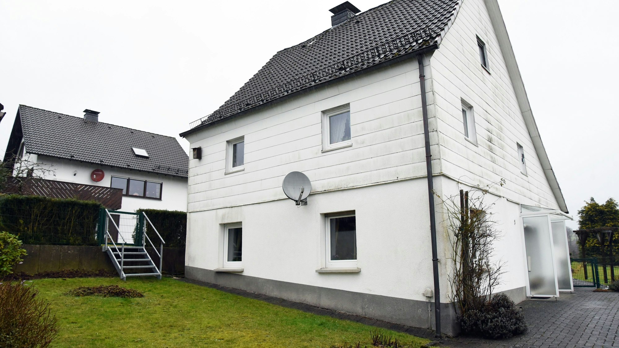 Das Haus Gartenstraße 5 ist nur über eine kleine Treppe zum Nachbargrundstück erreichbar.