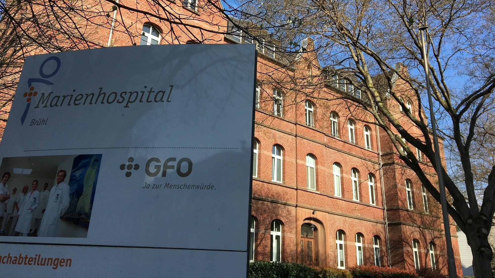 Auf dem Foto ist das Marienhospital in Brühl zu sehen.
