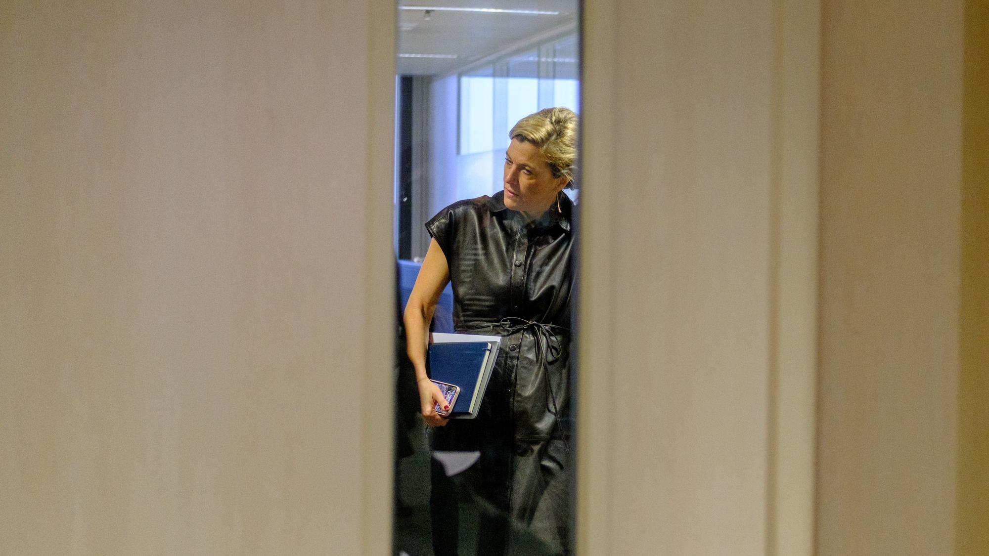 Belgiens Justizministerin Annelies Verlinden kommt zu einer Pressekonferenz anlässlich der jüngsten Vorfälle mit Schusswaffe. Am Freitag fielen Schüsse in der Brüssler Gemeinde Anderlecht.
