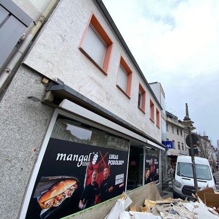 Zu sehen ist das Ladenlokal in der Brühler Innenstadt.