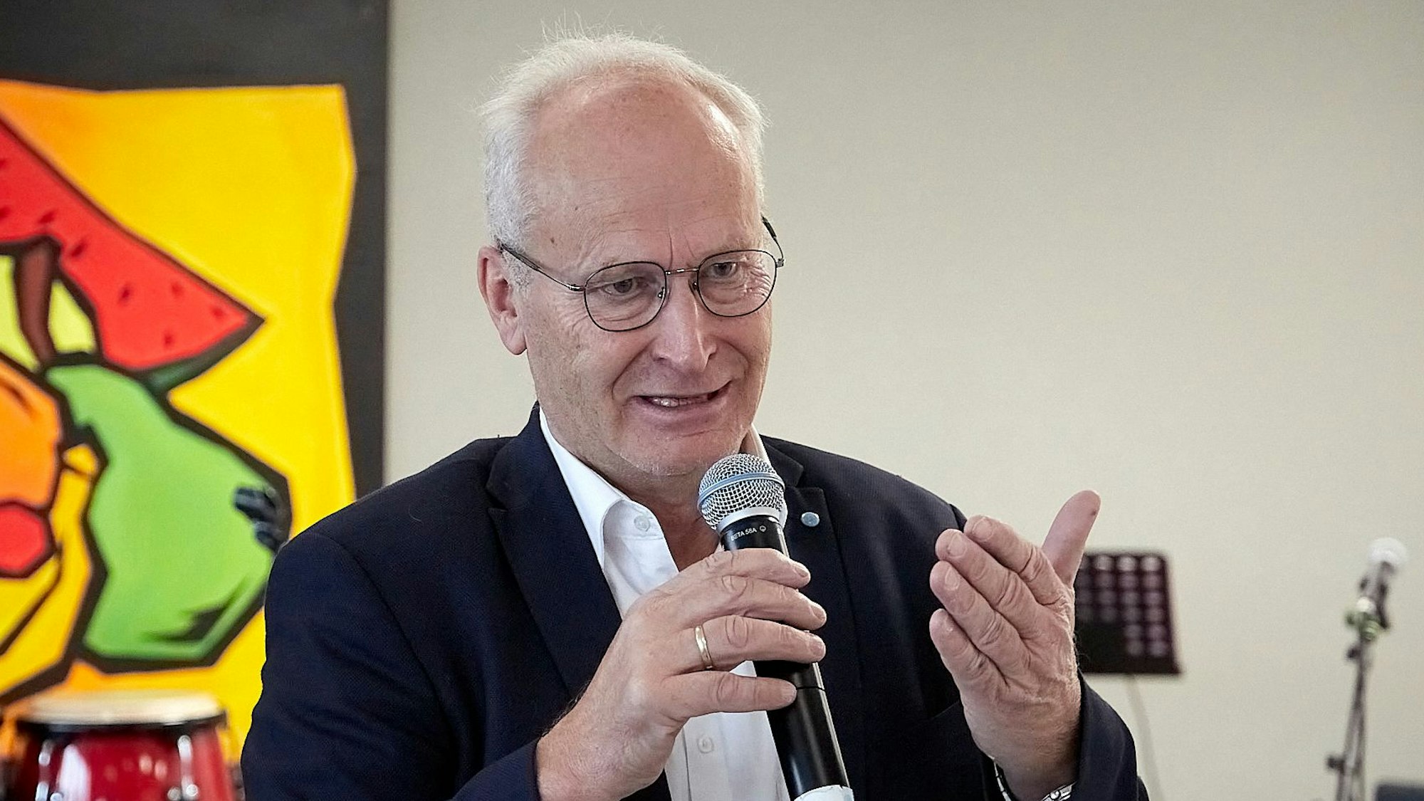 Mechernichs Bürgermeister Dr. Hans-Peter Schick während einer Rede.