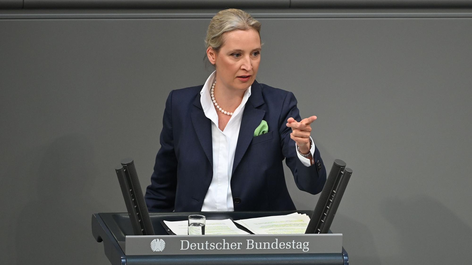 Alice Weidel, Fraktionsvorsitzende der AfD, spricht im Bundestag.