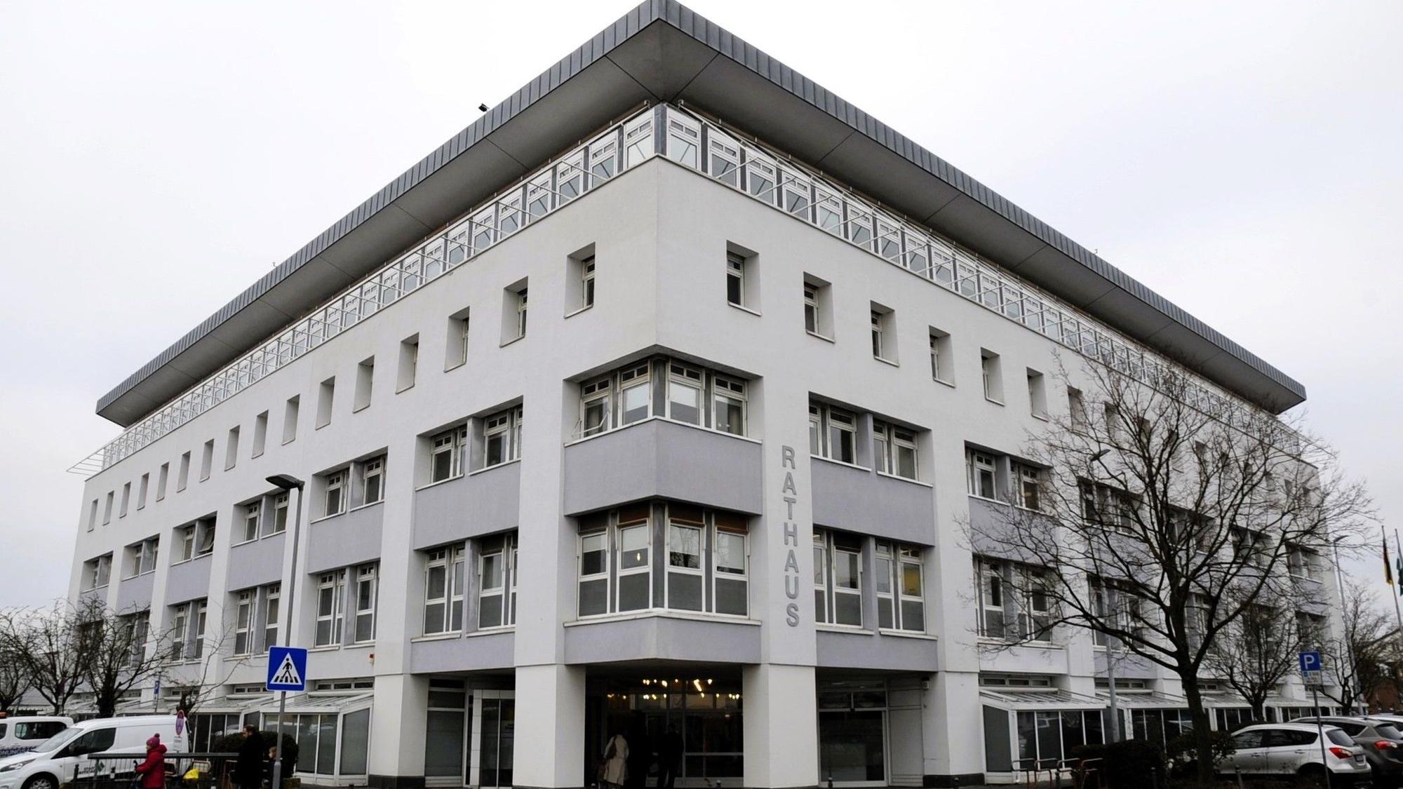 Zu sehen ist das Rathaus der Stadt Erftstadt.