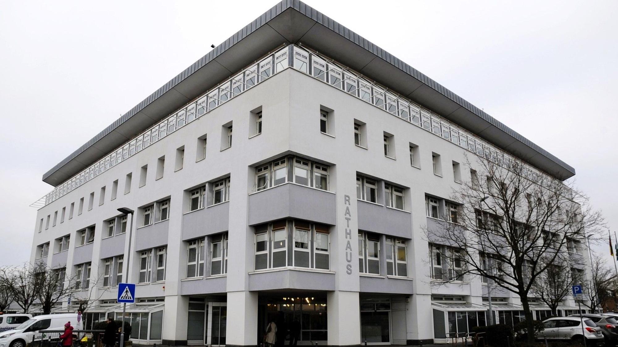 Das Bild zeigt das Rathaus der Stadt Erftstadt.