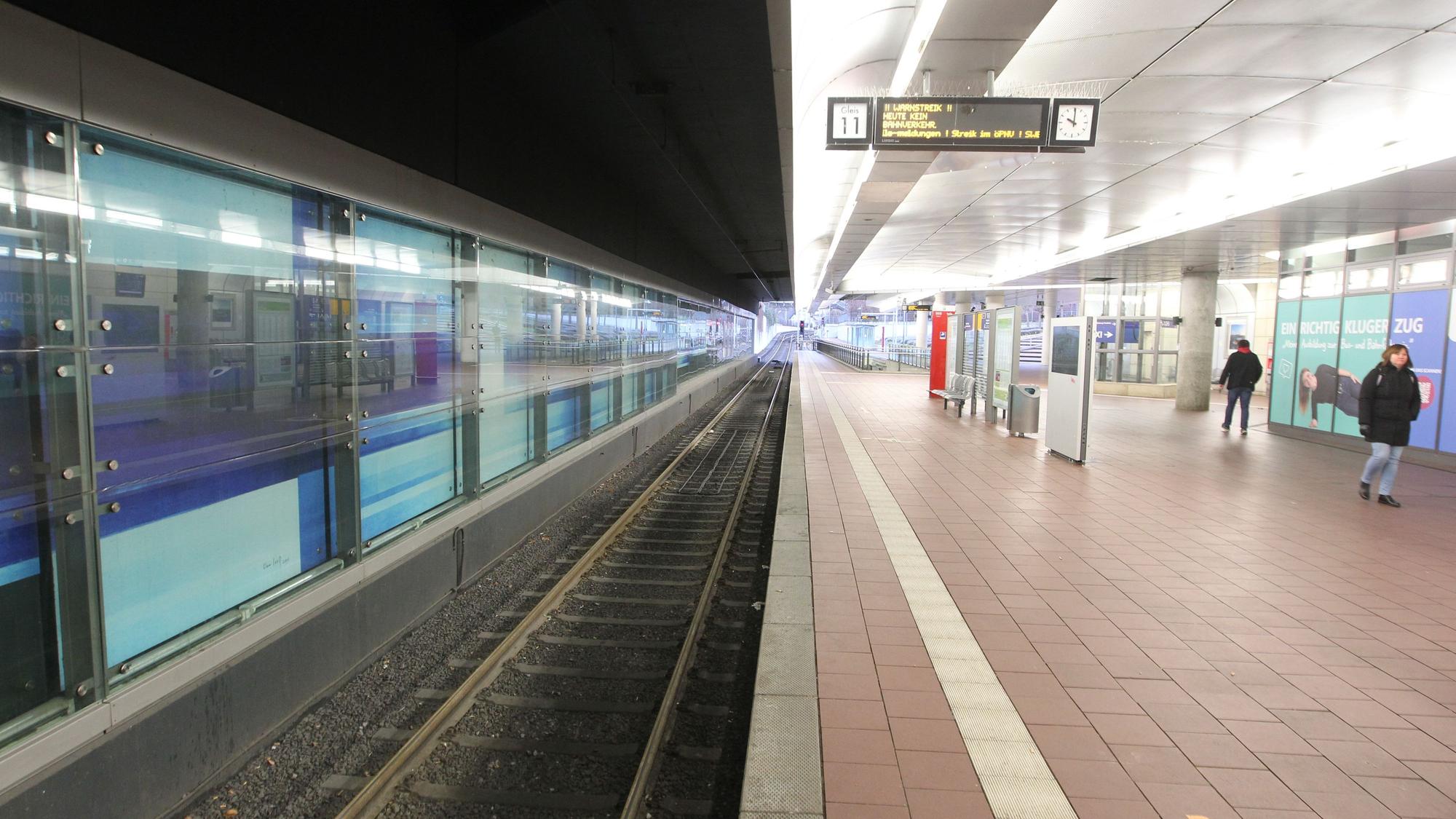 Gähnende Leere herrschte in Siegburg am Busbahnhof und der Endhaltestelle der Linie 66 der SWB am vergangenen Freitag, 7. Februar.