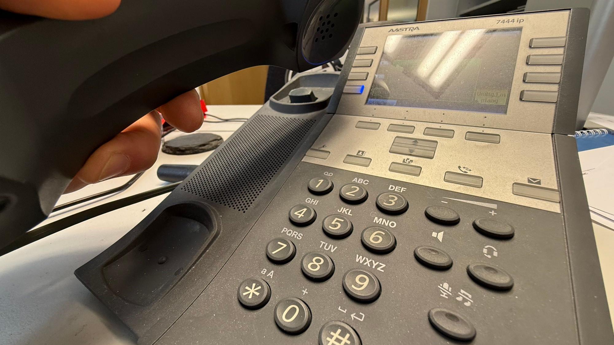 Ein Telefon.