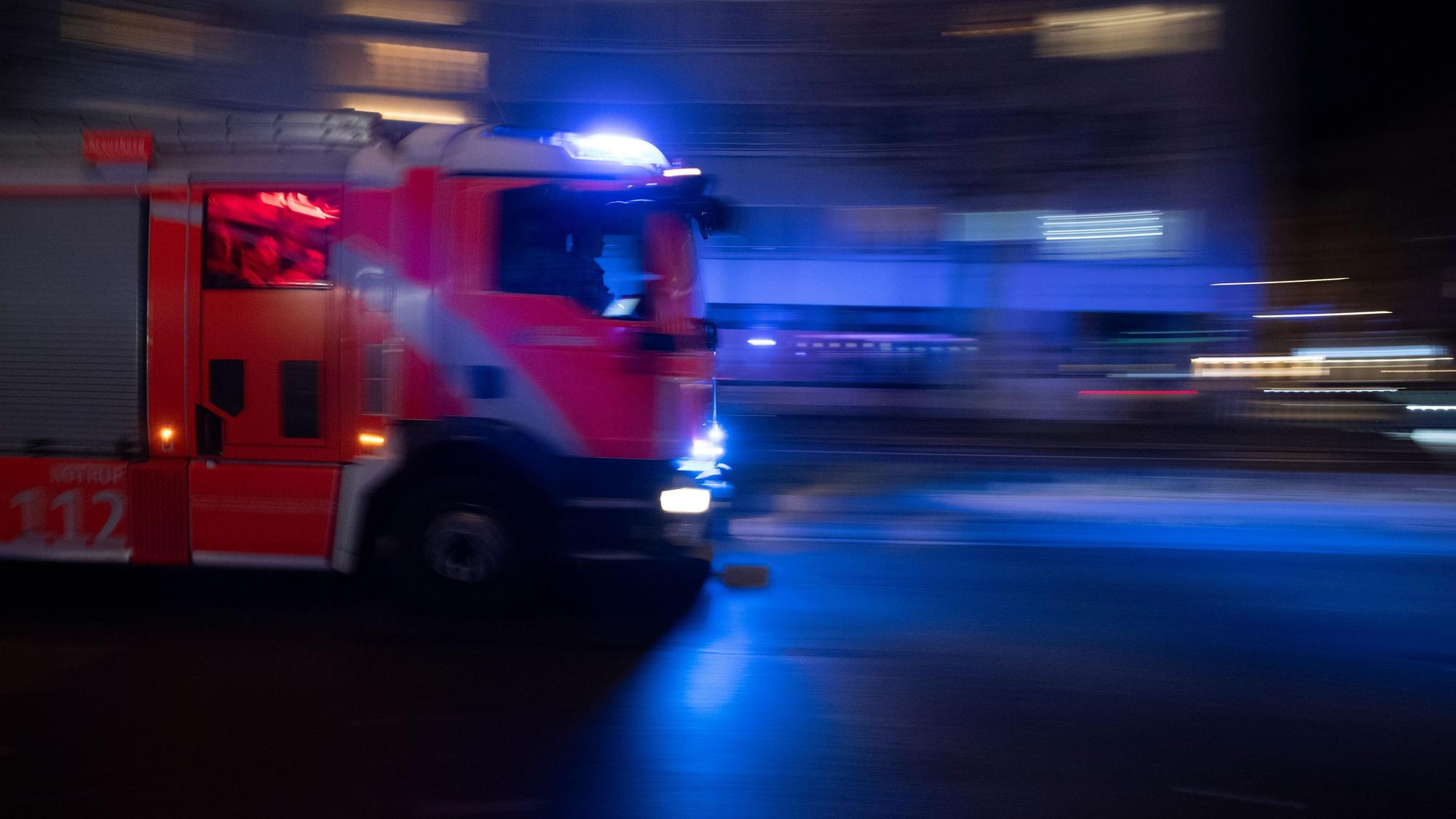 Ein Einsatzfahrzeug der Feuerwehr. (Archivbild)