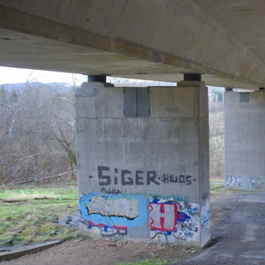 Die Hunstigtalbrücke von unten.