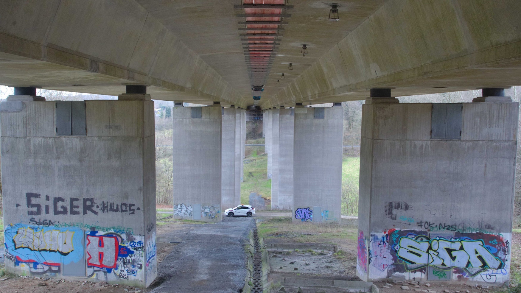 Die Hunstigtalbrücke von unten.