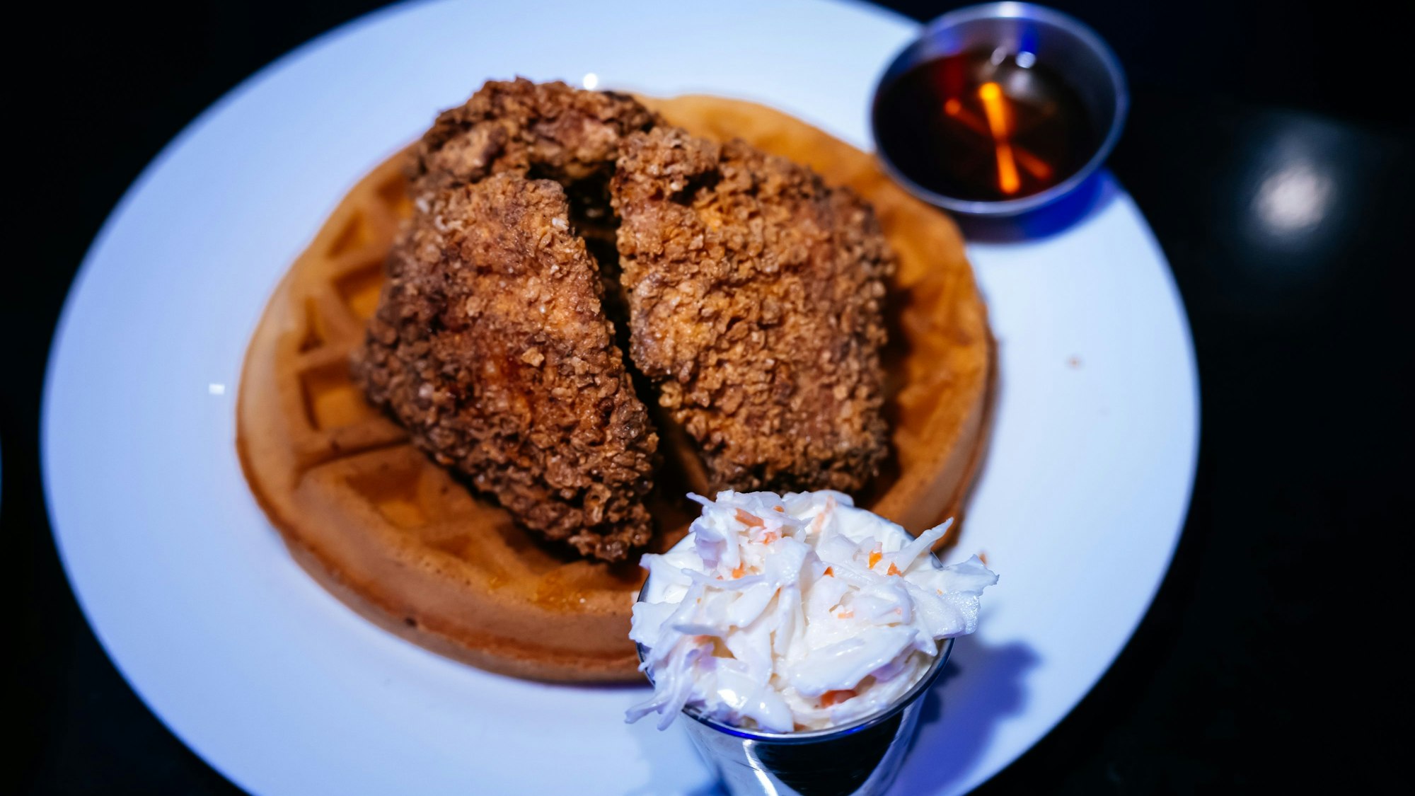 „Chicken Waffles“ sind ein amerikanischer Klassiker.