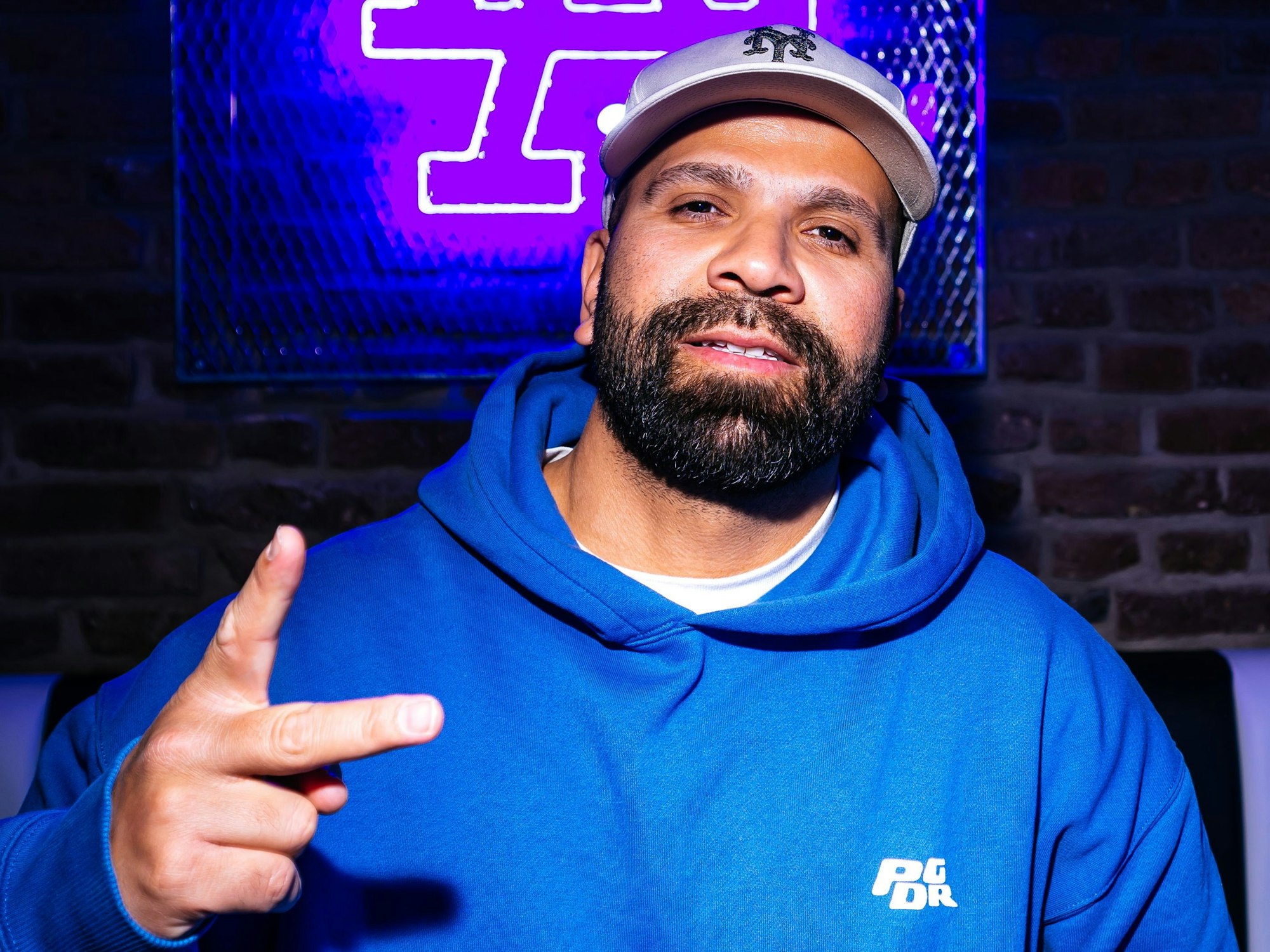 Hamza Haimami ist das Gesicht hinter „Breakfast City“.