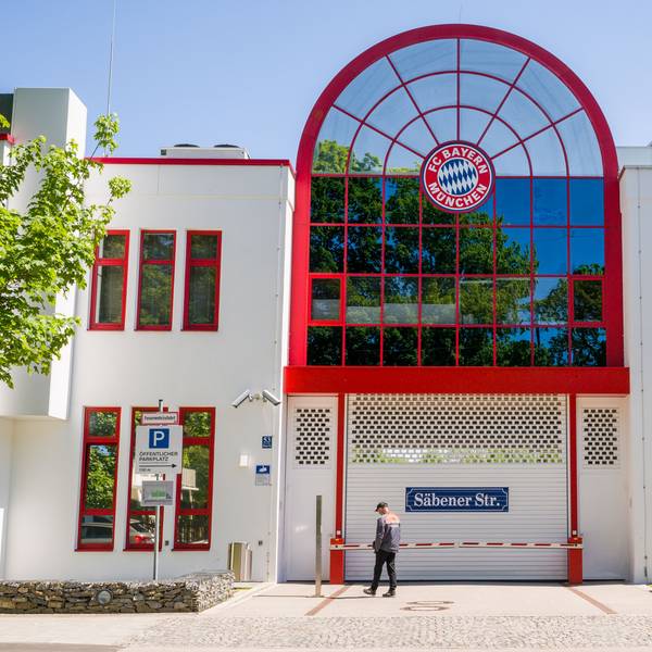 Der Haupteingang zum Trainingsgelände des FC Bayern München in der Säbenerstrasse in München.