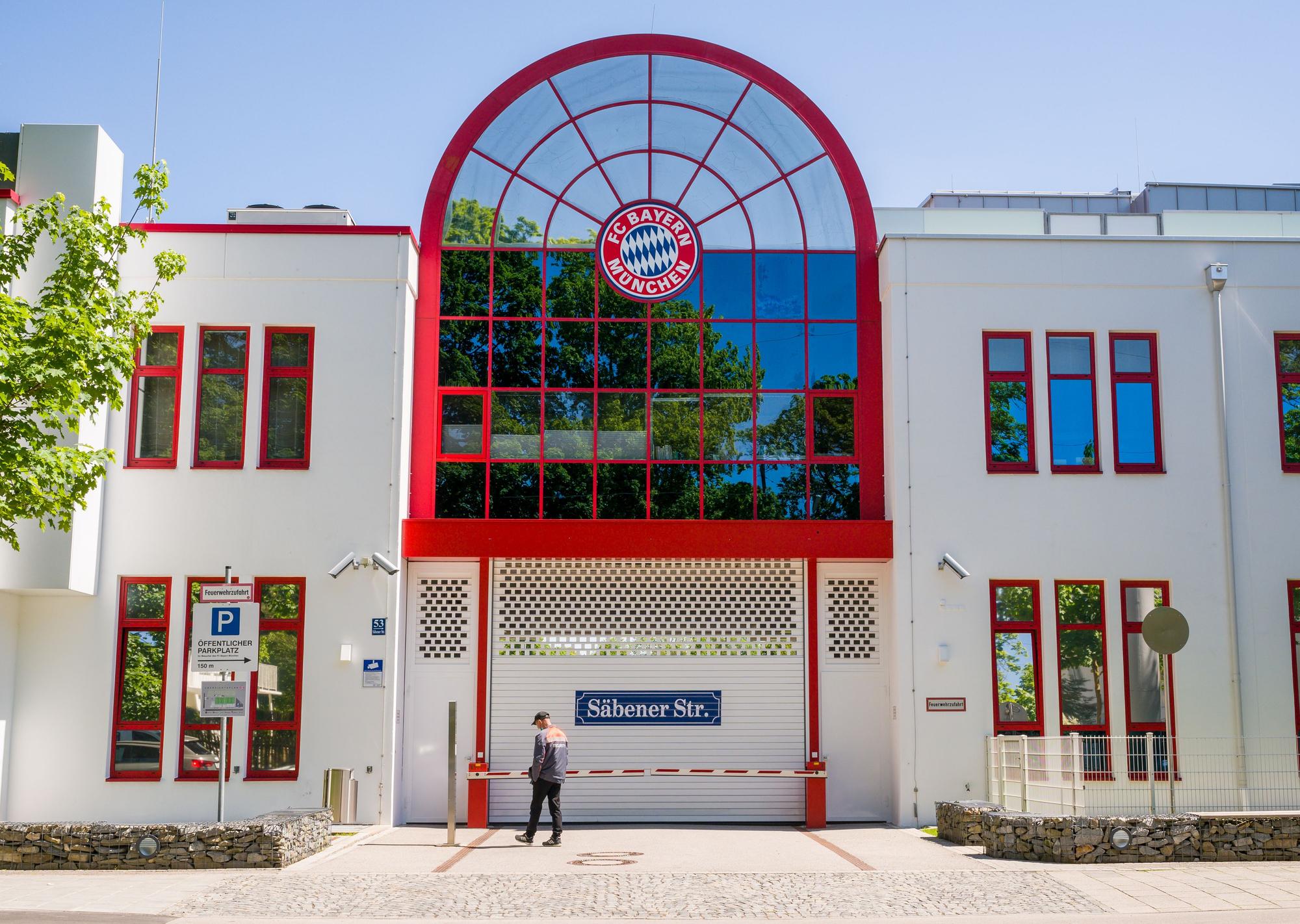Der Haupteingang zum Trainingsgelände des FC Bayern München in der Säbenerstrasse in München.
